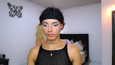 Snapshot of nilam217 chatting on February 19, 12:57 am Nilam online show from February 19, 12:57 am