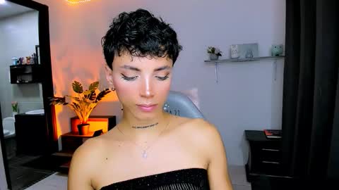 Snapshot of nilam217 chatting on October 24, 1:46 am Nilam online show from October 24, 1:46 am