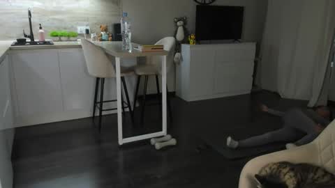 Bella online show from September 15, 3:45 pm