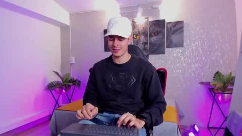 Nils online show from October 4, 3:26 am