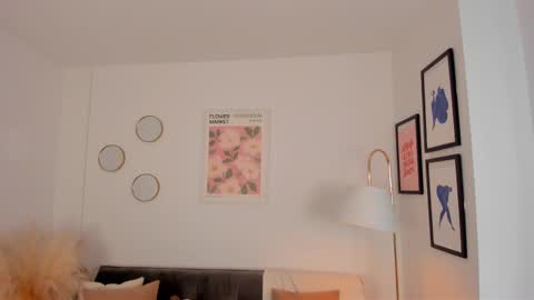 NINA online show from February 10, 4:47 pm