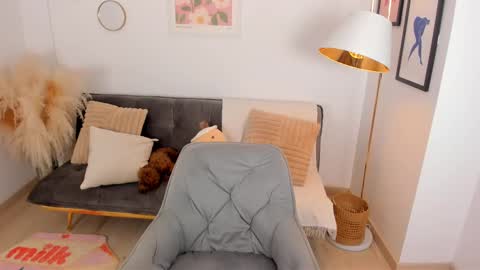 NINA online show from February 28, 7:03 pm