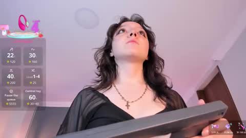 nina_ford_ online show from November 17, 3:01 am