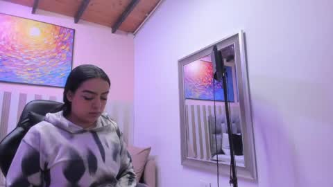 Snapshot of nina_glow_ chatting on April 23, 11:20 am nina_glow_ online show from April 23, 11:20 am