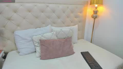 nina joyce online show from March 19, 8:02 pm