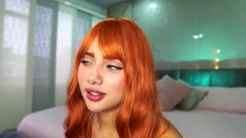 Snapshot of nina_mon chatting on December 5, 4:55 pm Angie online show from December 5, 4:55 pm