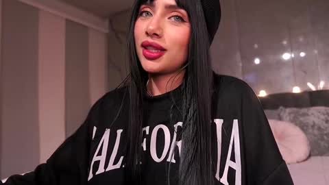 Angie online show from November 29, 12:02 am