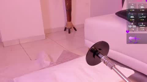 Snapshot of nina_sweetz chatting on June 24, 6:18 pm Nina online show from June 24, 6:18 pm