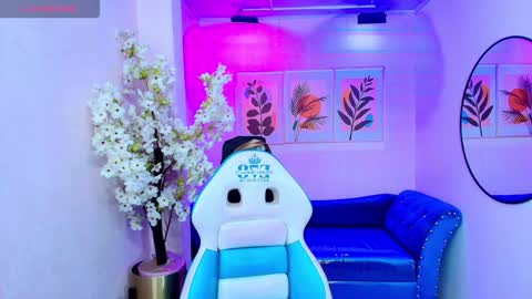 Snapshot of nina_willyams chatting on February 19, 3:46 am Nina online show from February 19, 3:46 am