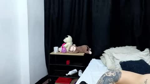 Ninaa fox online show from January 17, 9:06 pm