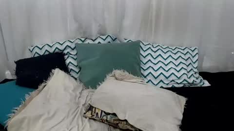 Ninaa fox online show from February 11, 5:50 pm