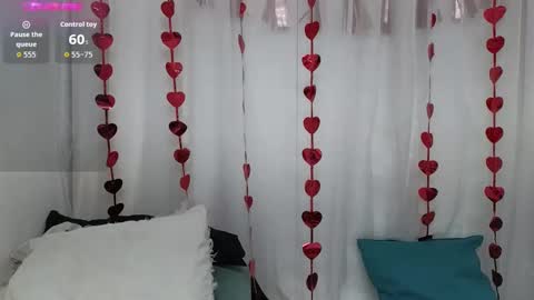 Ninaa fox online show from October 3, 5:43 pm