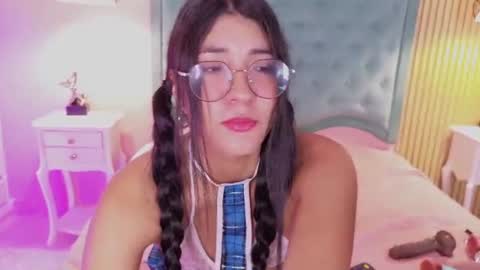 Snapshot of ninaavelvett chatting on June 9, 12:50 pm Nina online show from June 9, 12:50 pm