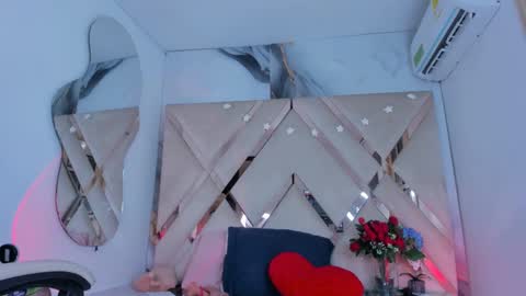 ninahtx online show from September 15, 8:42 pm