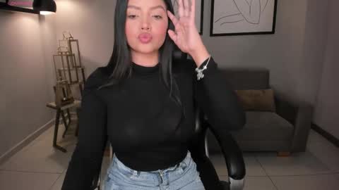 Snapshot of ninamichelle_ chatting on February 4, 6:58 pm Nina online show from February 4, 6:58 pm