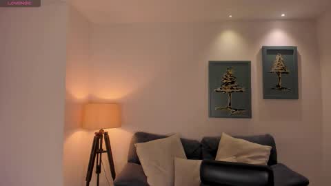  Nina  online show from March 9, 6:45 pm