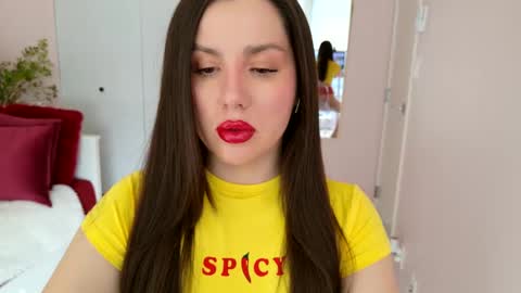 NinaOneil online show from February 26, 8:11 pm