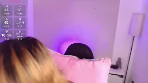 Nina online show from December 15, 11:36 am