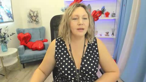 ninastarle online show from February 8, 11:57 am