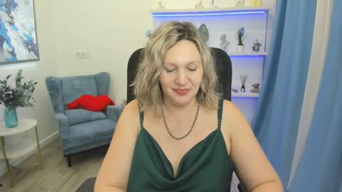 ninastarle online show from March 28, 11:32 am