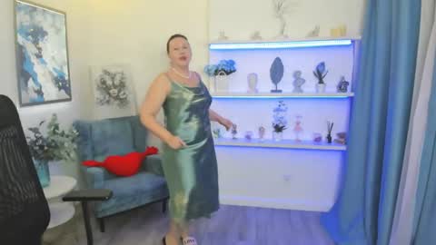 ninastarle online show from April 15, 5:36 am