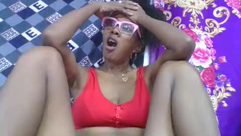 ninie246746 online show from April 14, 6:41 am