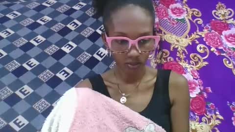 ninie246746 online show from April 15, 5:36 am