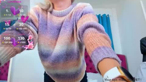 nina dee online show from December 15, 3:55 am