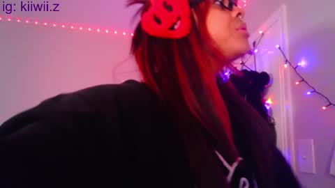 Snapshot of nintendhoe_ chatting on February 20, 5:33 am kiwi online show from February 20, 5:33 am