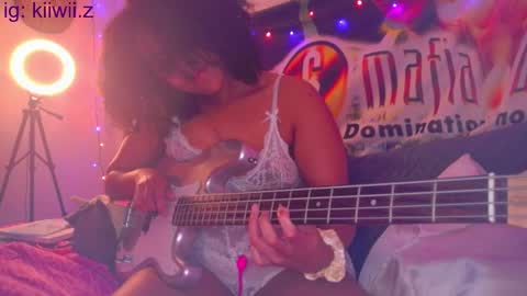 Snapshot of nintendhoe_ chatting on March 6, 7:03 am kiwi online show from March 6, 7:03 am