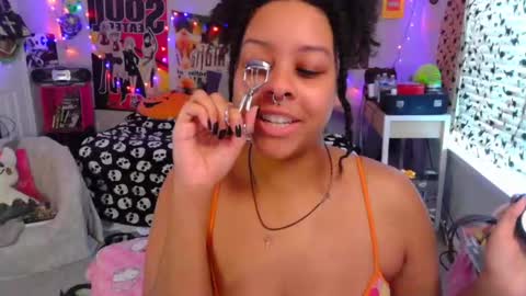 Snapshot of nintendhoe_ chatting on September 26, 12:42 pm kiwi online show from September 26, 12:42 pm