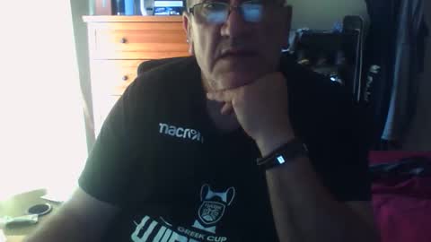 Snapshot of nionios67 chatting on September 29, 3:17 pm Dennis online show from September 29, 3:17 pm