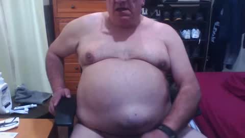 Snapshot of nionios67 chatting on October 5, 11:19 am Dennis online show from October 5, 11:19 am