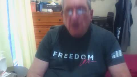 Snapshot of nionios67 chatting on October 30, 3:13 pm Dennis online show from October 30, 3:13 pm