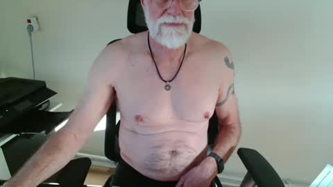 nipplesilverdad55 online show from January 18, 10:08 am
