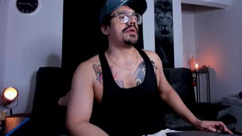 Snapshot of nipsfetich chatting on October 6, 1:14 am Steven online show from October 6, 1:14 am