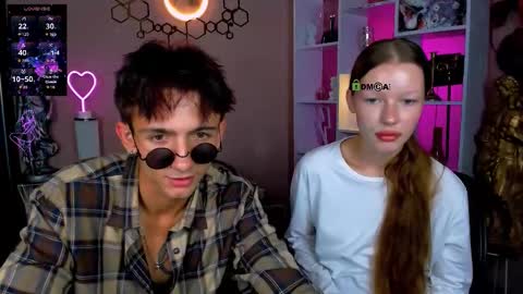 Snapshot of niri_vex chatting on September 19, 7:47 pm niri_vex online show from September 19, 7:47 pm