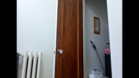 iain online show from October 11, 1:53 pm