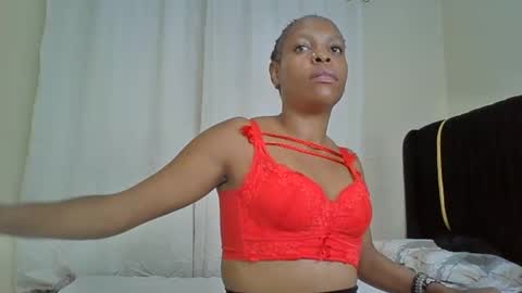 Snapshot of nivea_rose chatting on February 12, 9:42 am Rose online show from February 12, 9:42 am