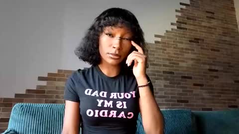 Snapshot of niviawolfe chatting on May 1, 3:33 am NIVIA WOLFE online show from May 1, 3:33 am
