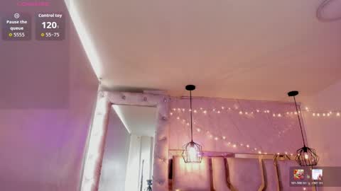  V I C T O R I A   online show from April 4, 7:00 pm