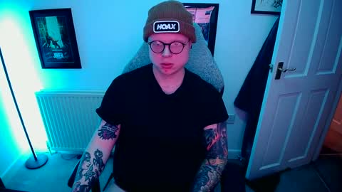 Snapshot of nlrb93 chatting on February 17, 6:59 pm BNate93 online show from February 17, 6:59 pm