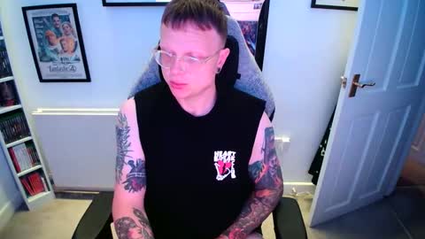 Snapshot of nlrb93 chatting on September 14, 8:41 pm BNate93 online show from September 14, 8:41 pm