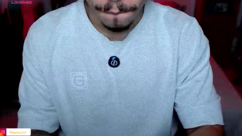 Snapshot of no_face_69 chatting on February 6, 3:55 am x online show from February 6, 3:55 am