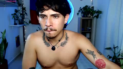 Snapshot of no_face_69 chatting on February 18, 12:17 am x online show from February 18, 12:17 am