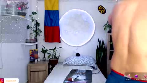 Snapshot of no_face_69 chatting on February 20, 6:52 pm x online show from February 20, 6:52 pm