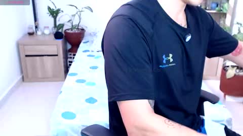 Snapshot of no_face_69 chatting on February 26, 8:08 pm x online show from February 26, 8:08 pm