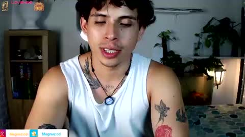 Snapshot of no_face_69 chatting on June 10, 1:39 am x online show from June 10, 1:39 am
