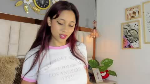 Snapshot of noa_dream chatting on March 31, 2:28 pm noa_dream online show from March 31, 2:28 pm