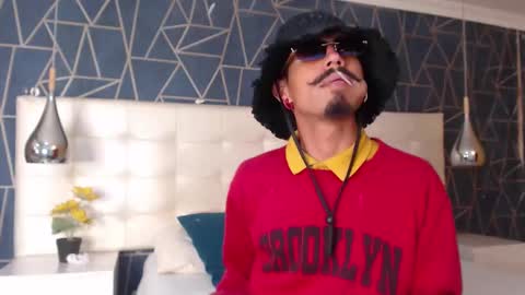 Noah online show from February 15, 7:10 pm